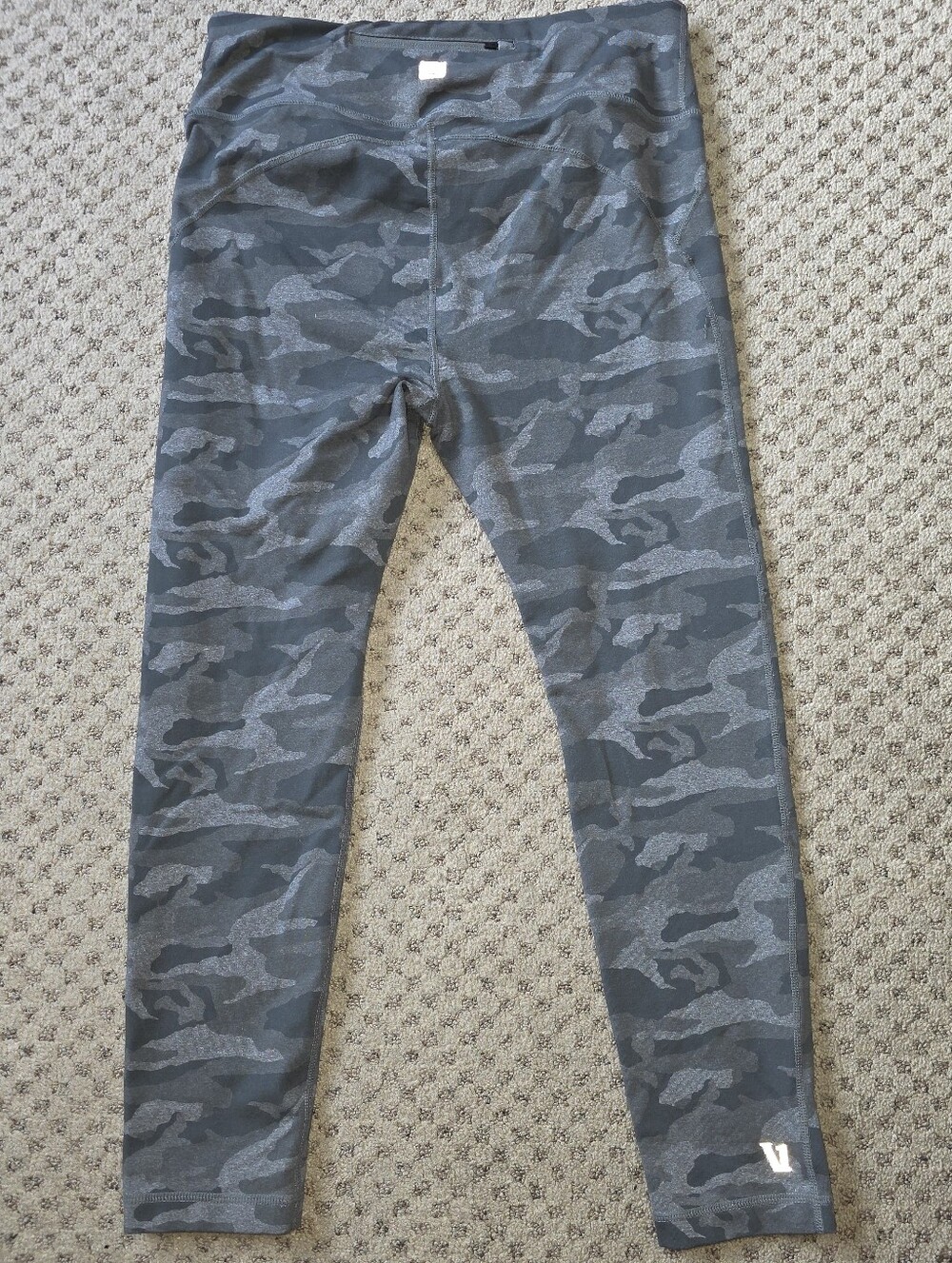 Vuori Gray Camo Leggings